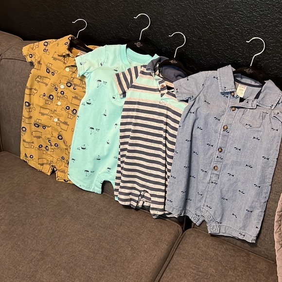 Carter's Other - 4 Onesies 18-24 mos